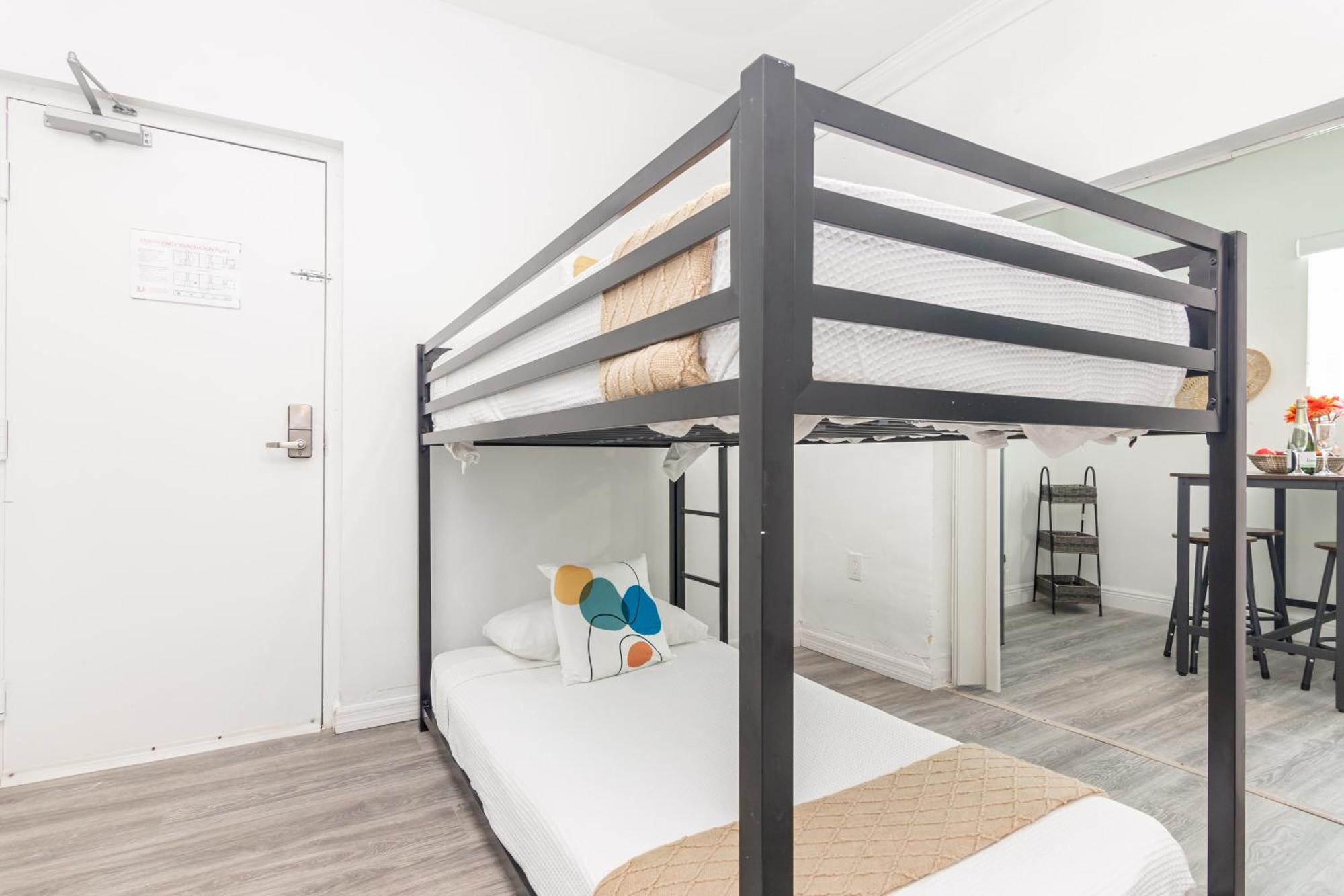 West Deco Aparthotel Miami Beach Bilik gambar